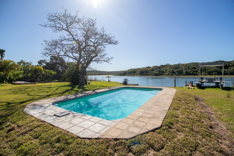 2 Bedroom Property for Sale in Bonza Bay Eastern Cape